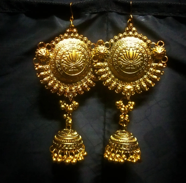 Gold polic Jhumka 